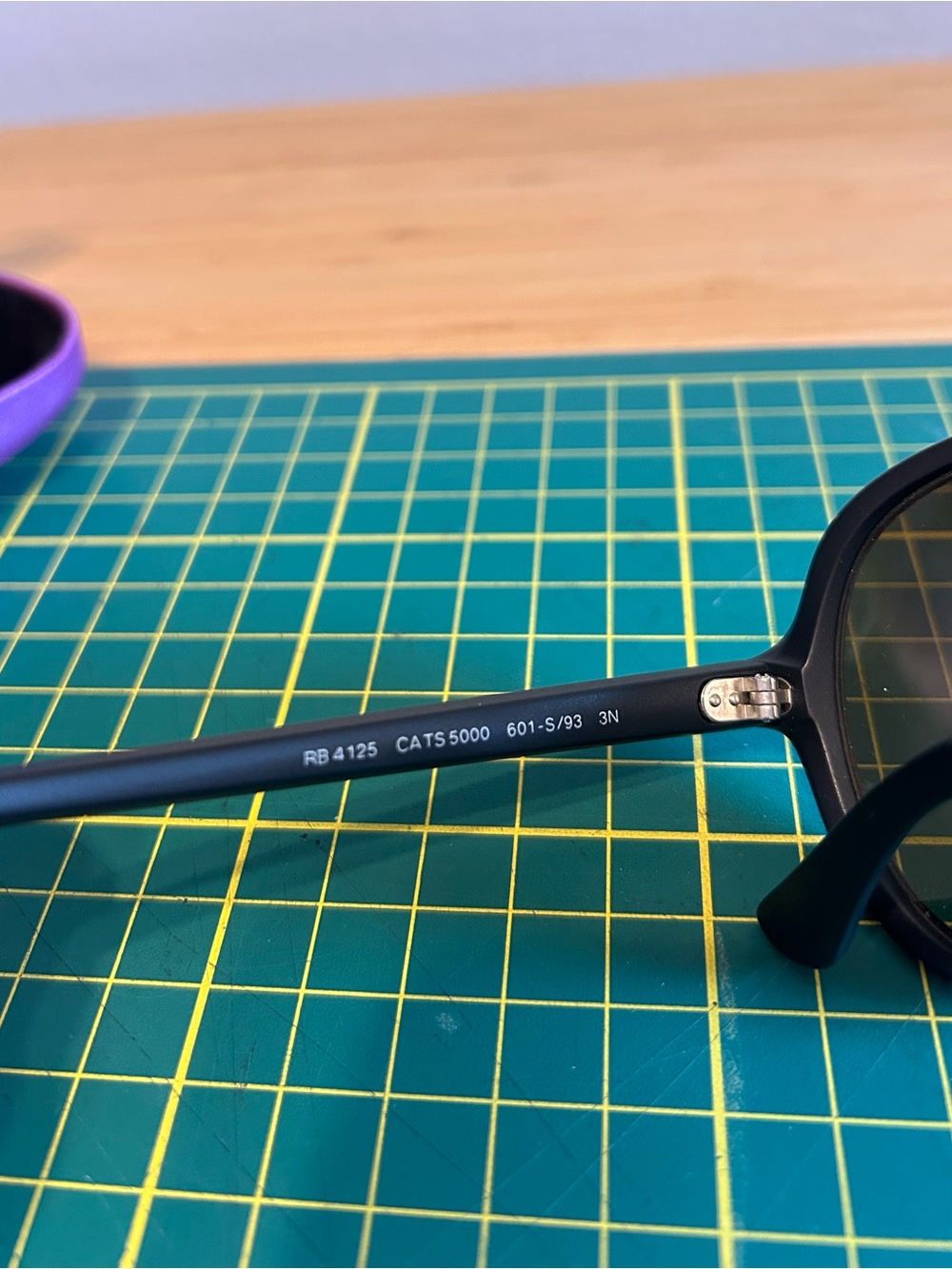 Ray-Ban Aviators - Picture 5 of 6